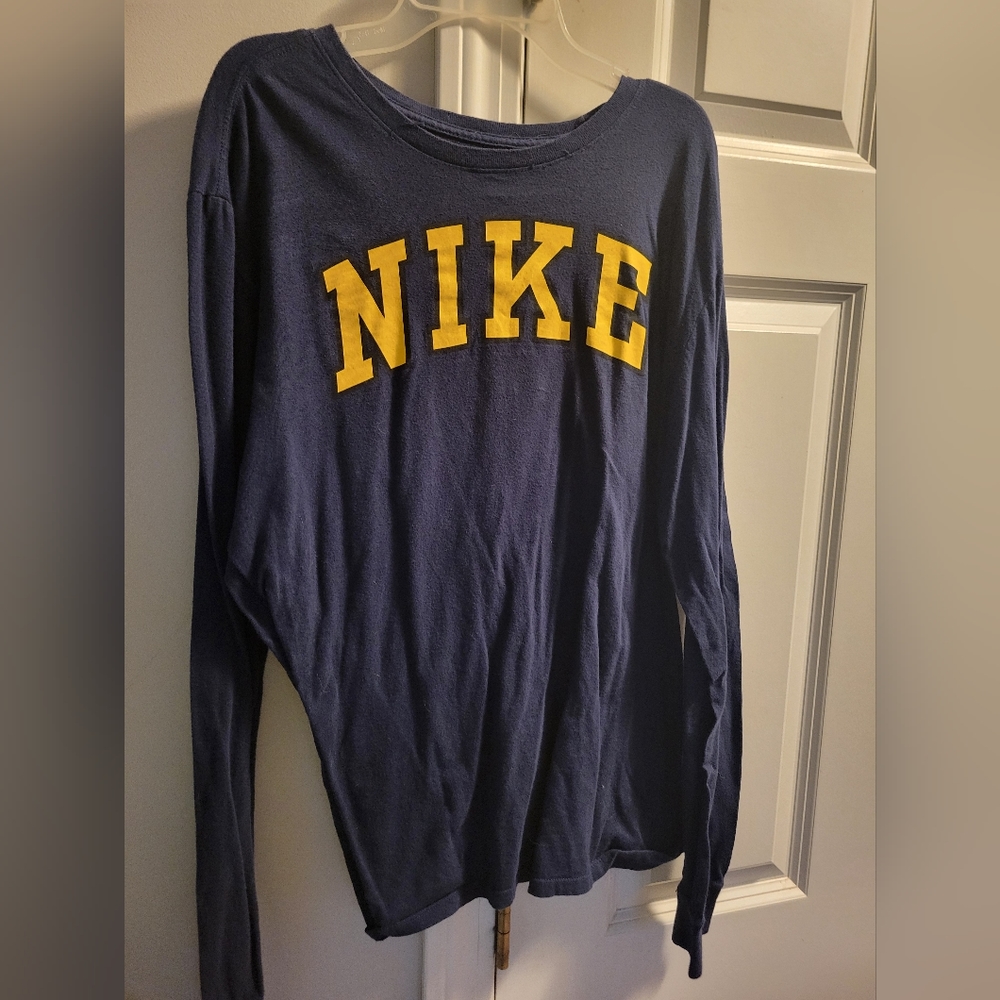 Nike Mens long sleeve shirt